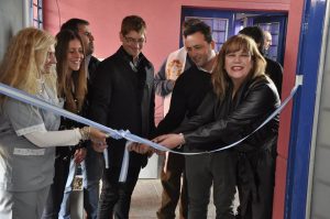 Aiola inauguró el primer "Centro de Medio Día".