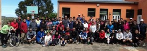 Los participantes de la nueva edición del Cicloturismo en la Escuela Nº 30 de San Patricio.