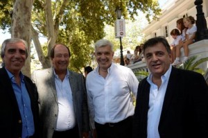 Concertación en Mendoza. El ministro de Gobierno de Mendoza, Rodolfo Lafalla, el senador mendocino, Ernesto Sanz, el presidente de la Cámara de Diputados de la Nación, Julián Domínguez y el diputado nacional de Córdoba, Mario Negri, durante la reunión de la COVIAR en la Fiesta de la Vendimia.﻿ 