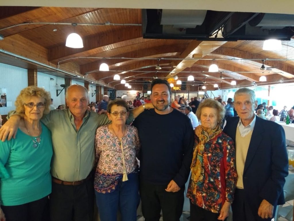 Aiola junto a la Asociación de Jubilados