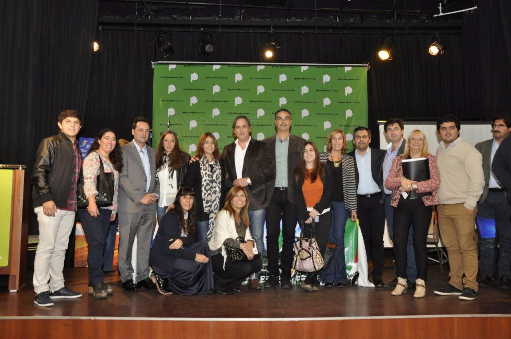 Parte del Gabinete de Aiola y concejales en el lanzamiento. 