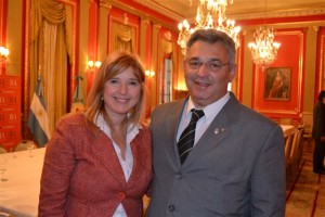 Cristina Álvarez Rodríguez y Mauricio Barrientos.