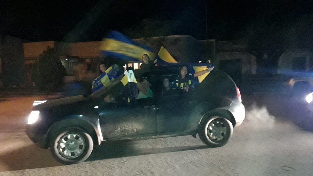 9/5/18- Tras haber empatado ante Gimnasia y Esgrima de La Plata en el estadio del Bosque 2 a 2, Boca Juniors se consagró campeón de la Superliga 17/18, y la parcialidad xeneise de Rawson, llevó a cabo la tradicional caravana a modo de festejo por las calles de la localidad.