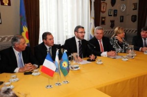 Darío Golía participó en la recepción del especialista en Ciencias Políticas y asesor del Presidente de Francia, Aymeryc Chauprade ayer martes en la Cámara de Diputados de la provincia de Buenos Aires.